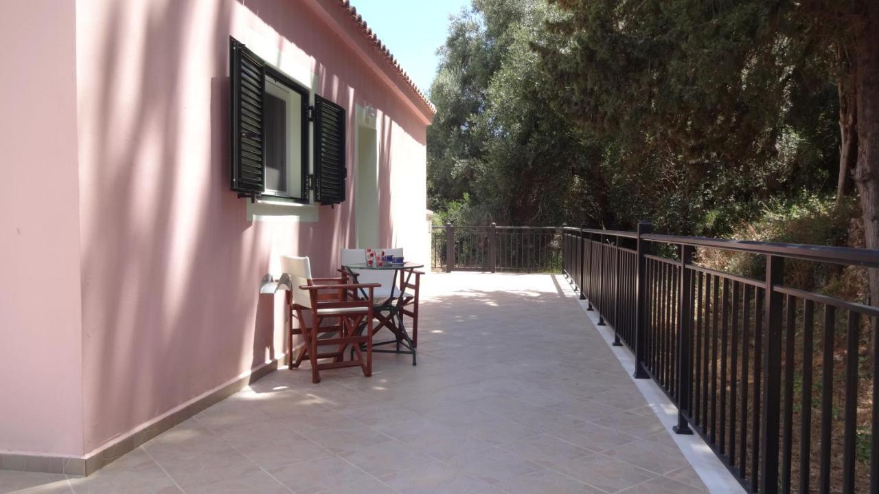 Victoria'S Summer House Lixouri Esterno foto