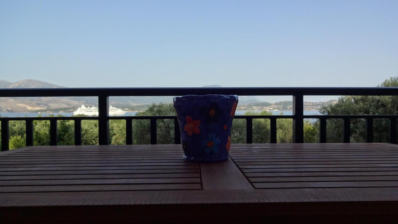 Victoria'S Summer House Lixouri Esterno foto