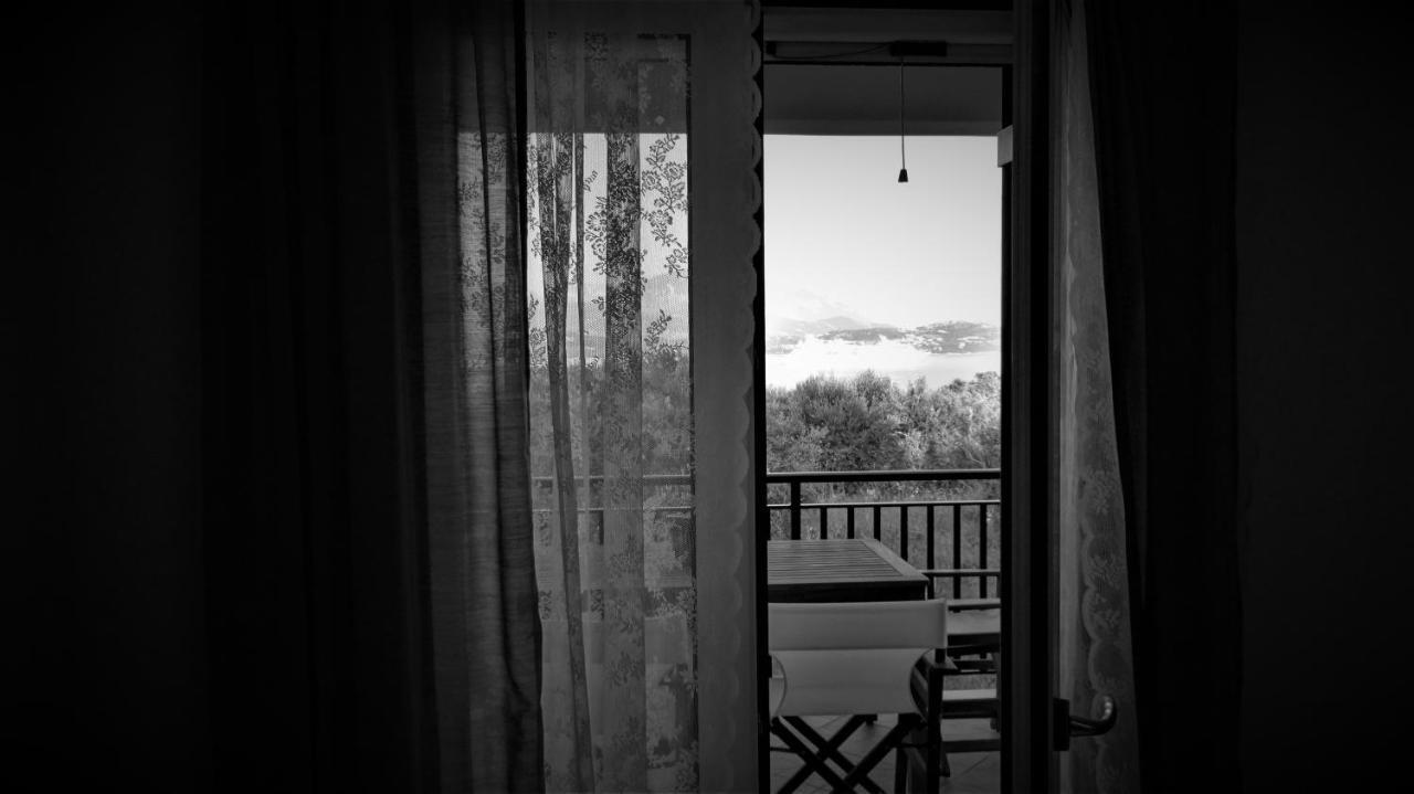 Victoria'S Summer House Lixouri Esterno foto
